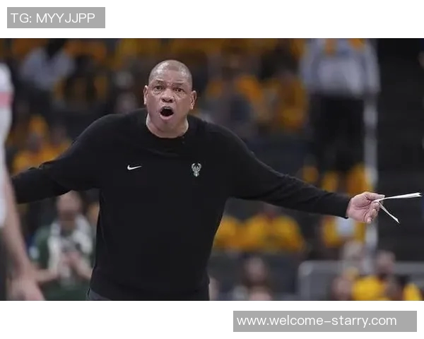 拳击手出击波蒂斯上篮遭无视犯规愤怒重拳击打篮架引发热议