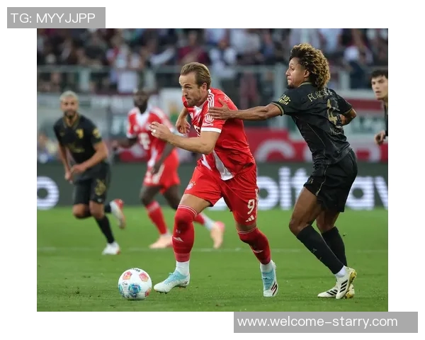 拜仁官方推特发布德甲对阵斯图加特海报基米希与卡尔共同亮相